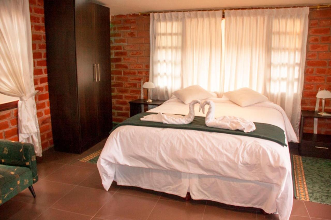 El Pedron Hotel บาญอส ภายนอก รูปภาพ
