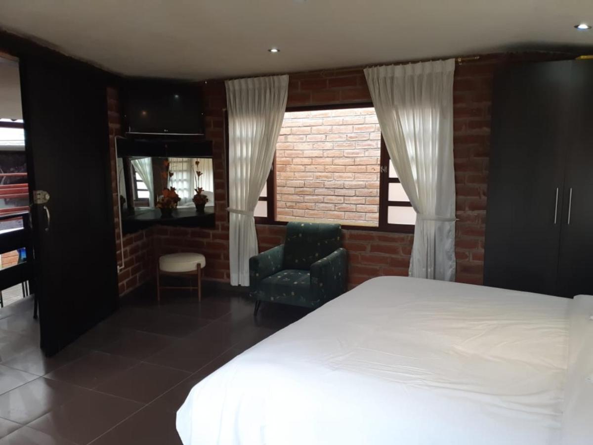 El Pedron Hotel บาญอส ภายนอก รูปภาพ